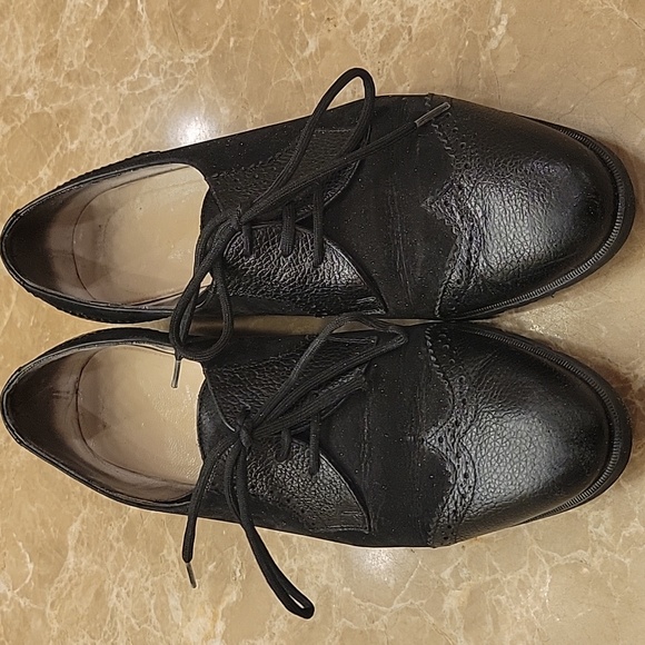 ***Salvatore Ferragamo Ferrara Black Loafers,  6.5B - Picture 2 of 16